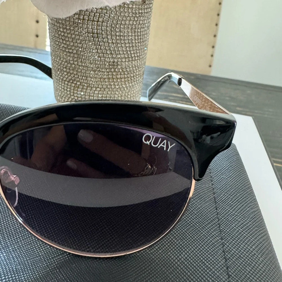 Quay Australia Cherry Black Smoke Cat Eye gold tone Metal Sunglasses - Picture 6 of 6